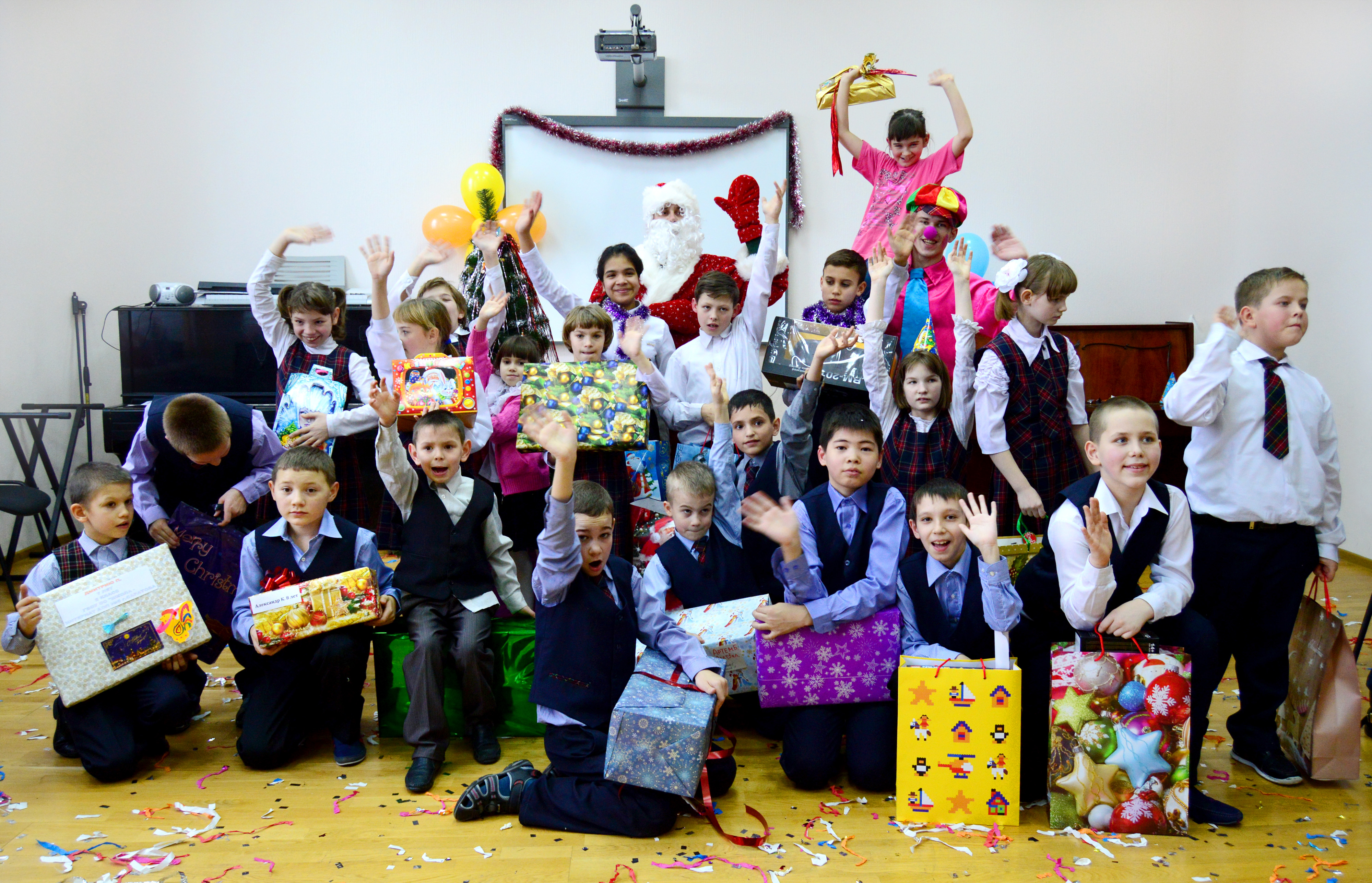 Работники «Ростелекома» исполнили 55 детских новогодних желаний