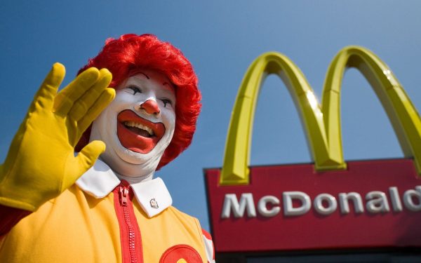 Макдональдс продает рестораны россиянину за 1,5 млрд долларов. В судах уже есть иски об изъятии помещений, а как будет в Саратове?