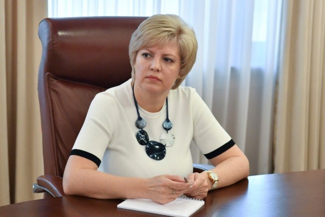 Движение вверх: глава Саратова Лада Мокроусова поднялась в рейтинге российских мэров на небоскребе Писного